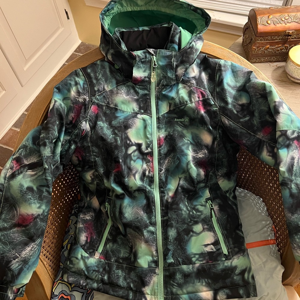 Kamik girls’ ski jacket, size 12